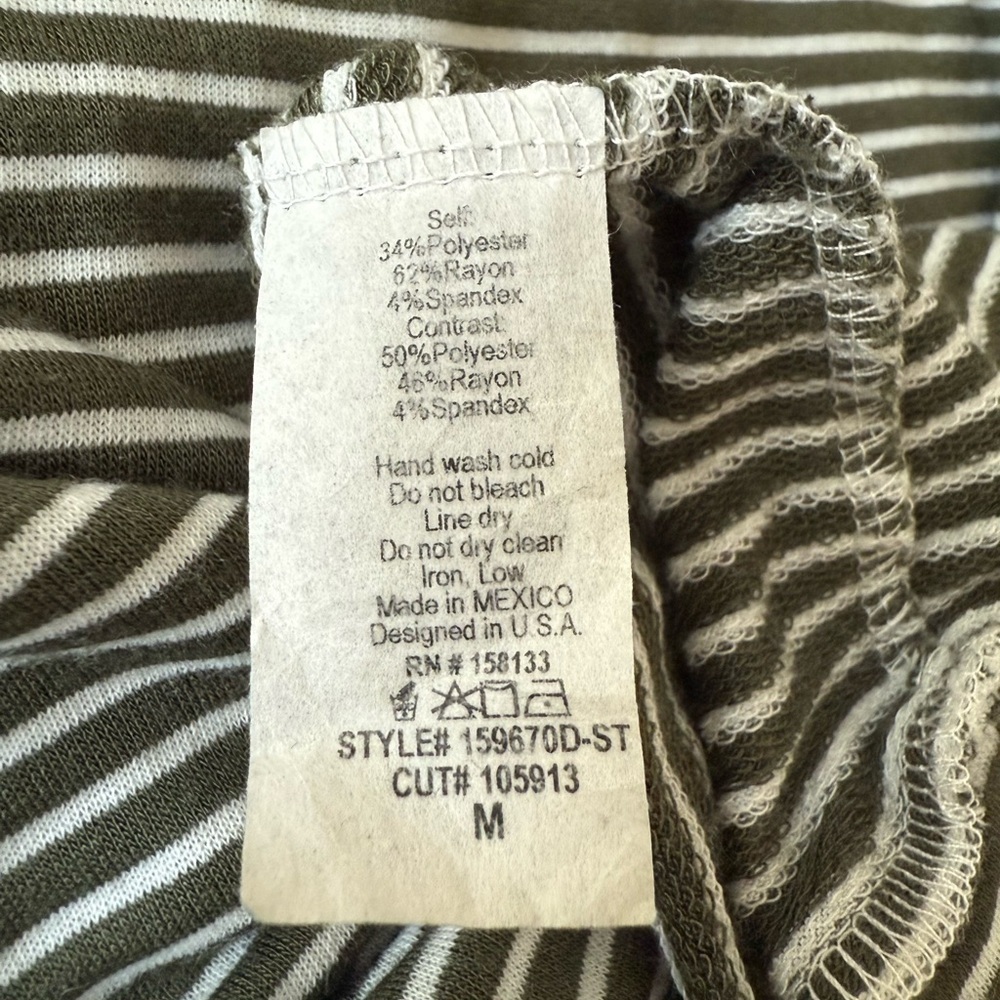 Pink Clover Luna Top | Shoulder Button Detail | Striped Hem | Size Medium - Picture 4 of 4